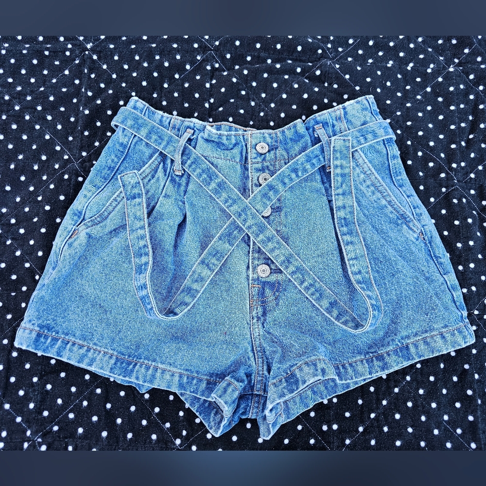 Abercrombie & Fitch natural rise short